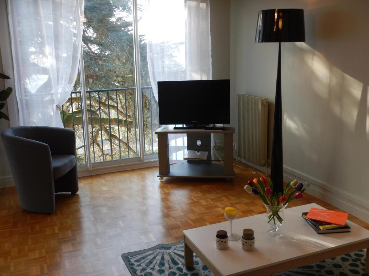 Studio Quartier Chateau - Wifi - Garage Individuel A Cle - Electromenager Complet Pau Esterno foto